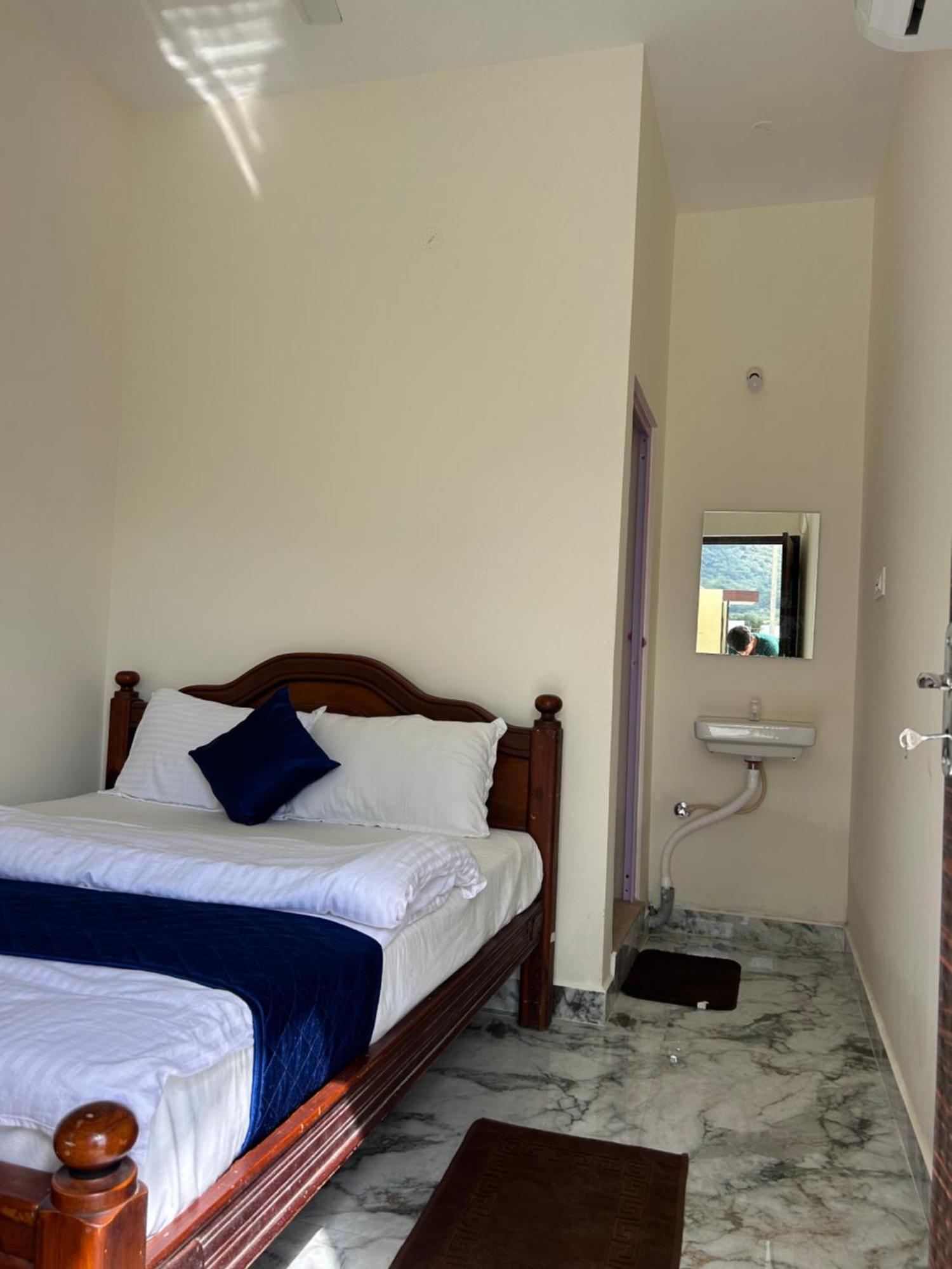 Dss Home Stay Just 500 Meter Girivalam Road ติรุวันนามาลัย ภายนอก รูปภาพ