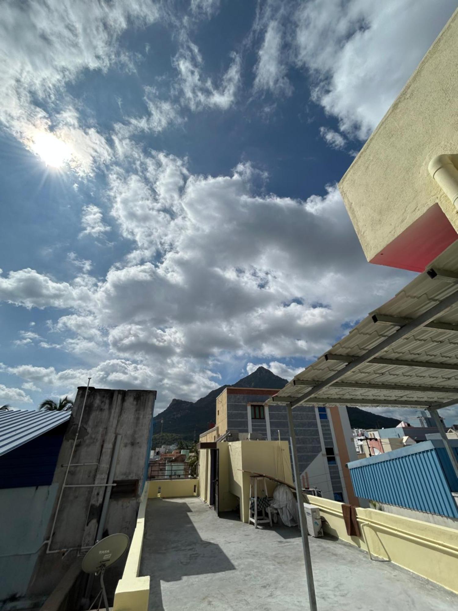 Dss Home Stay Just 500 Meter Girivalam Road ติรุวันนามาลัย ภายนอก รูปภาพ